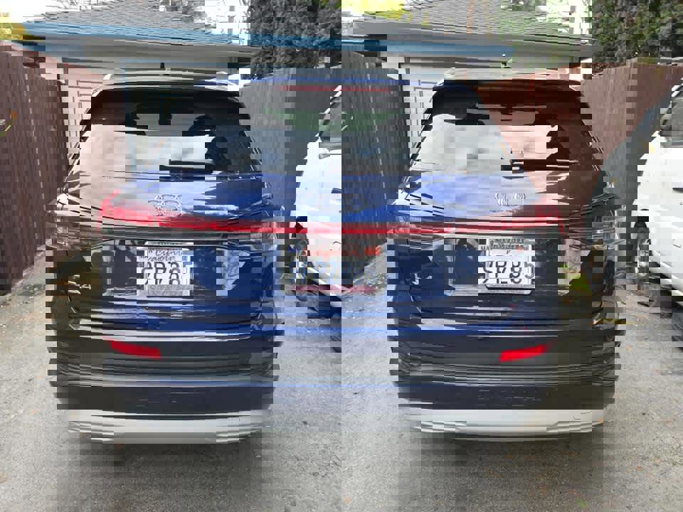 Used 2023 Audi Q4 e-tron Premium Plus w/ Premium Plus image 5