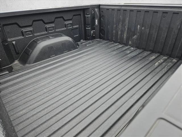 Used 2025 Chevrolet Silverado 1500 Custom image 7