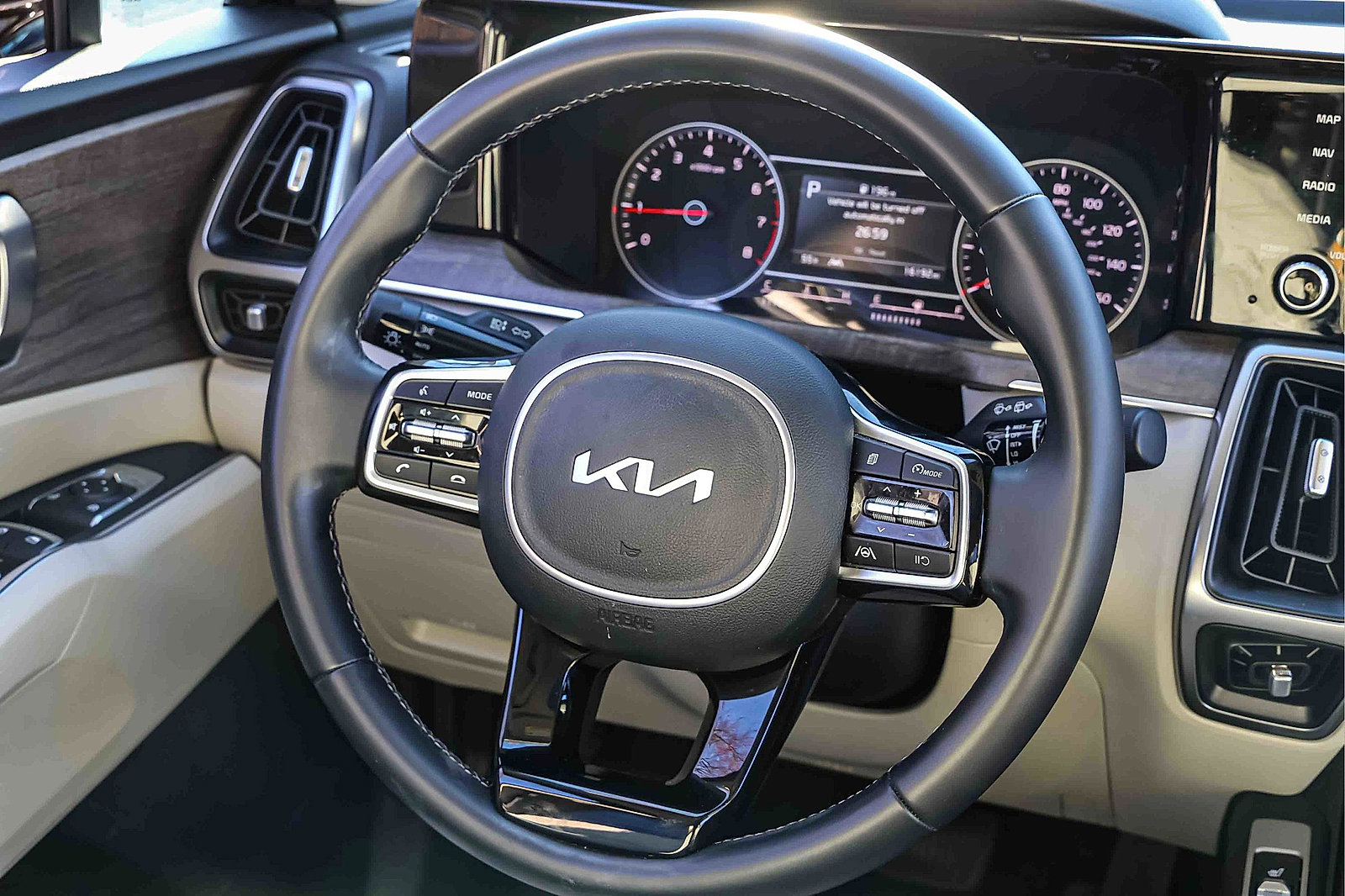 Certified 2023 Kia Sorento S w/ Panoramic Sunroof Package image 14