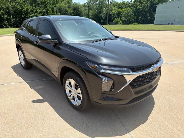 Used 2026 Chevrolet Trax LS FWD image 7
