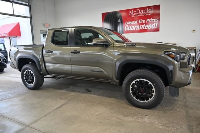 New 2026 Toyota Tacoma TRD Off-Road w/ TRD Off Road Premium Package AWD/4WD image 4