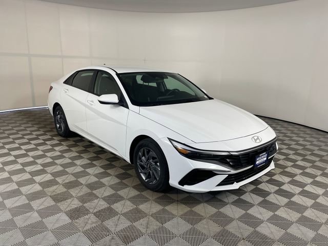 Used 2025 Hyundai Elantra Hybrid FWD image 24
