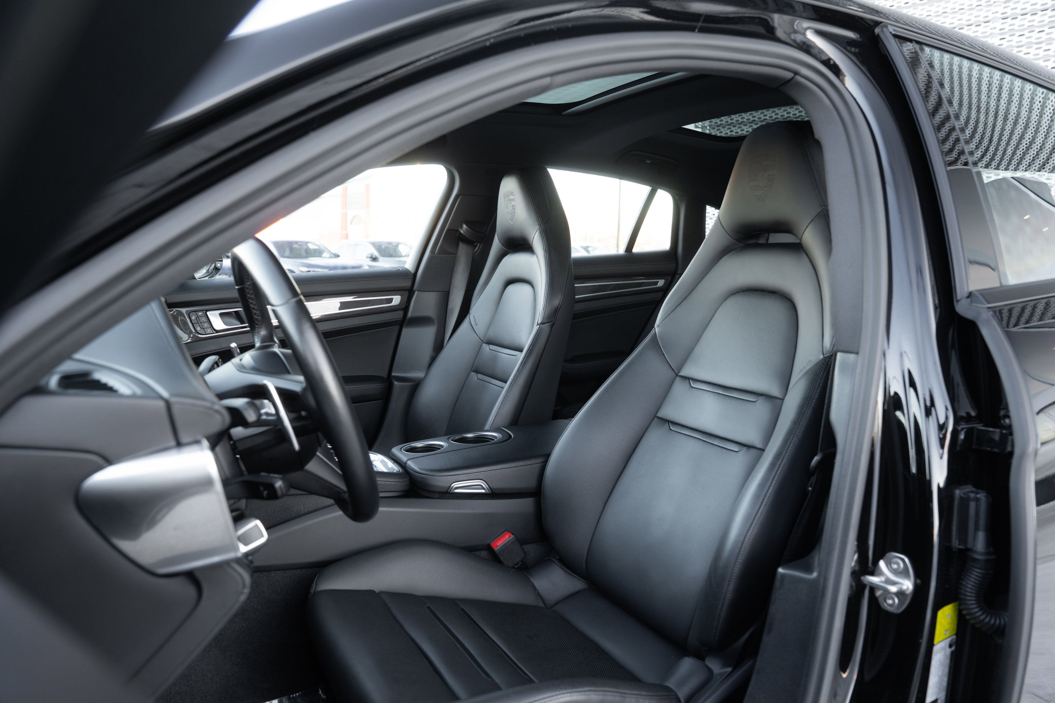 Used 2023 Porsche Panamera 4 image 25