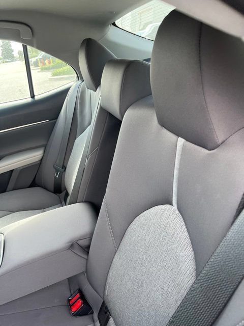 Used 2022 Toyota Camry LE w/ Carpet Mat Package (TMS) FWD image 9
