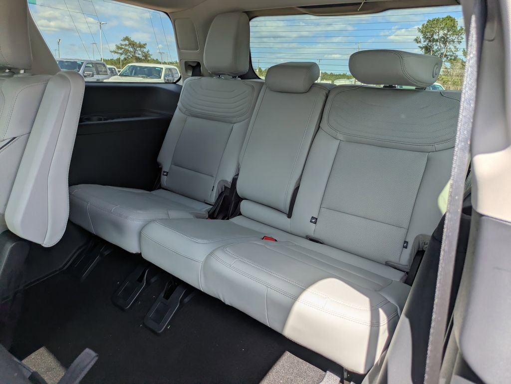 New 2026 Ford Expedition Platinum w/ Platinum Ultimate Package image 16