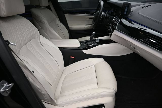 Used 2018 BMW M550i xDrive AWD/4WD image 12