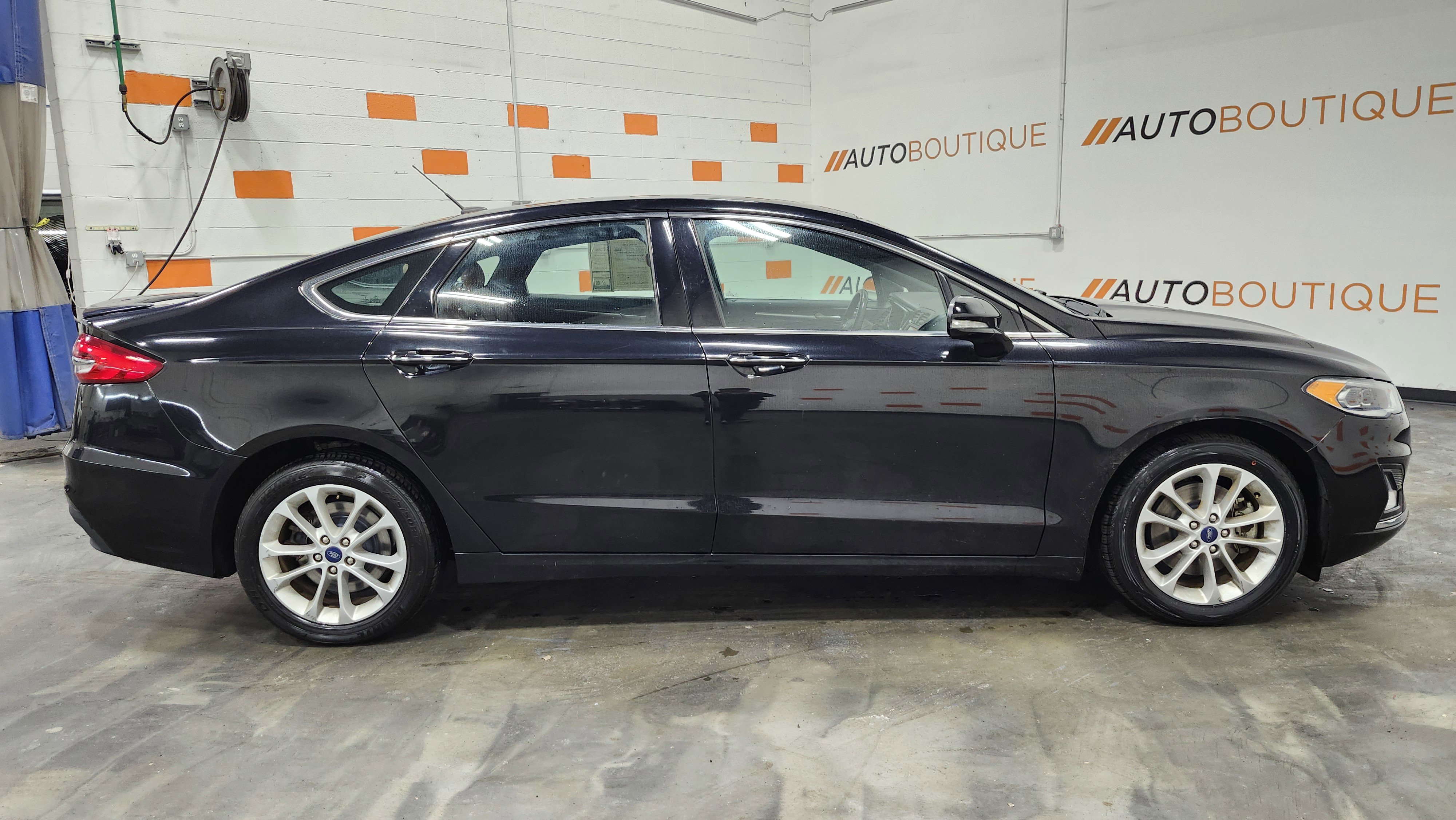 Used 2019 Ford Fusion Energi Titanium image 18