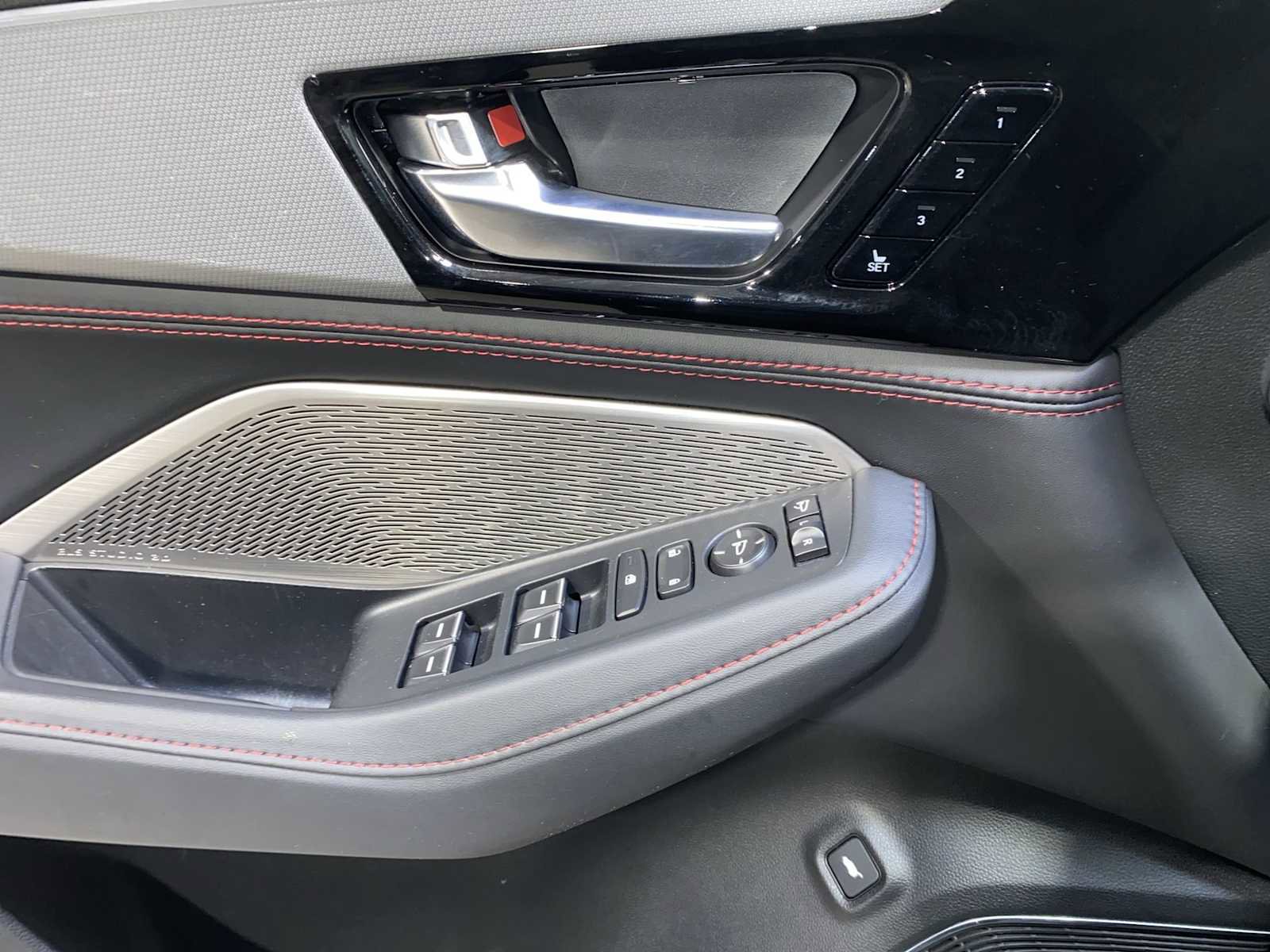 Used 2023 Acura MDX A-Spec image 23