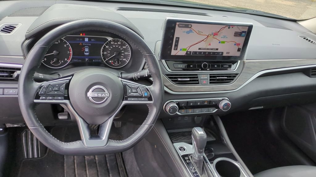 Used 2023 Nissan Altima 2.5 SV w/ SV Premium Package image 17