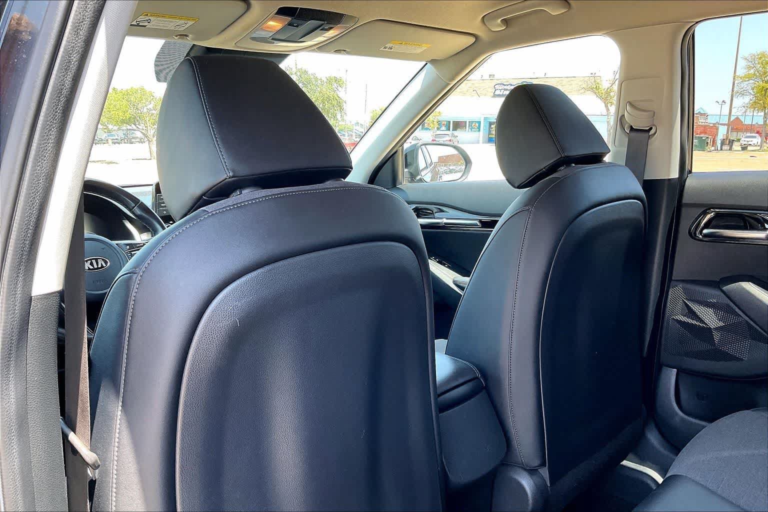 Used 2021 Kia Seltos S FWD image 11