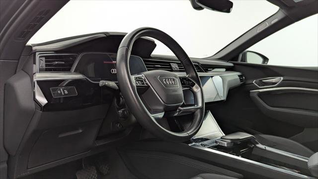 Used 2022 Audi e-tron Premium Plus w/ Premium Plus Package image 21