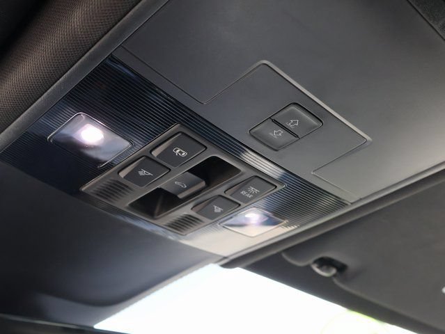 Used 2024 Volkswagen Tiguan SE R-Line FWD image 42