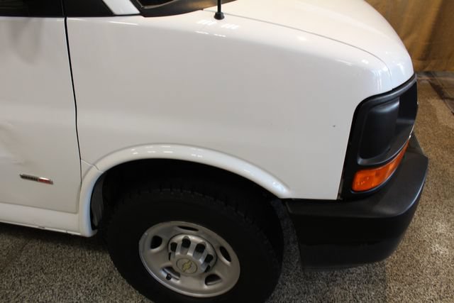 Used 2008 Chevrolet Express 3500 RWD image 11
