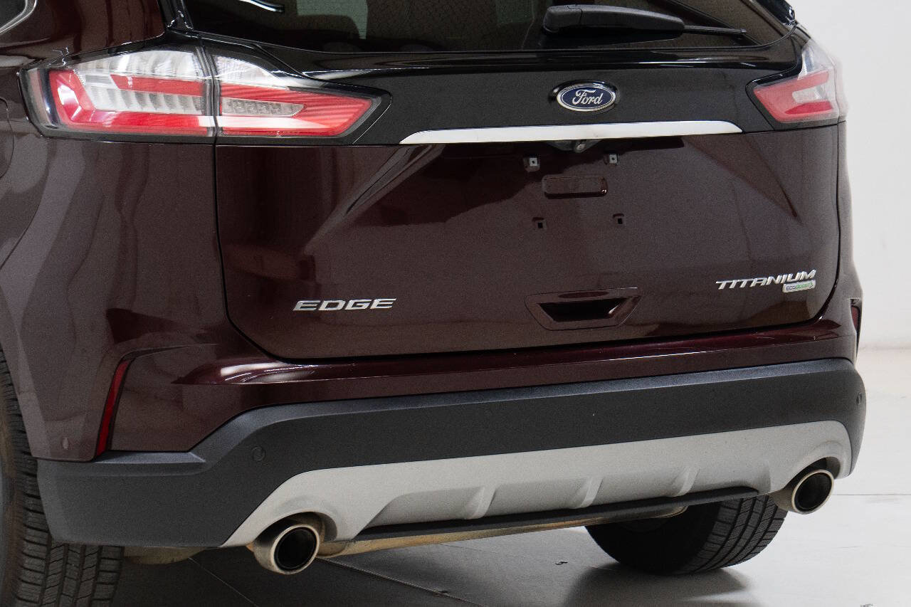 Used 2019 Ford Edge Titanium w/ Equipment Group 301A FWD image 12