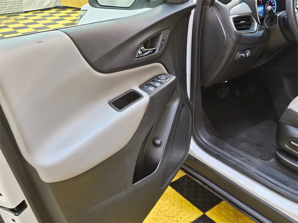 Used 2023 Chevrolet Equinox LT w/ Driver Convenience Package image 21