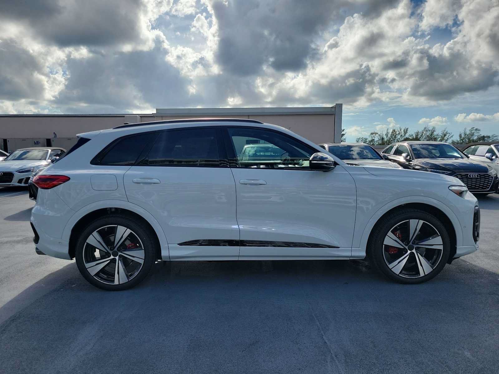 New 2026 Audi SQ5 Premium Plus AWD/4WD image 7