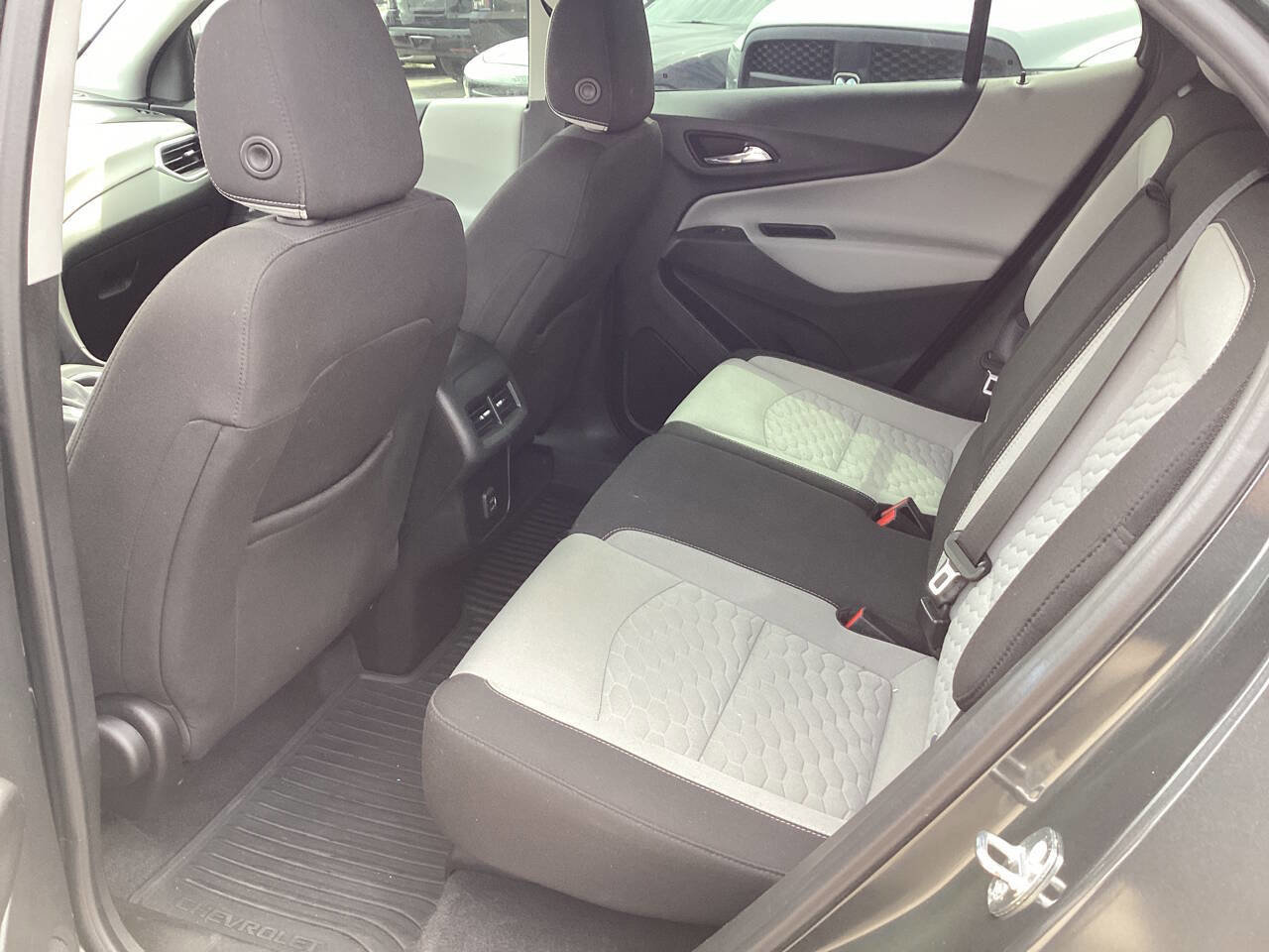Used 2020 Chevrolet Equinox LS image 18