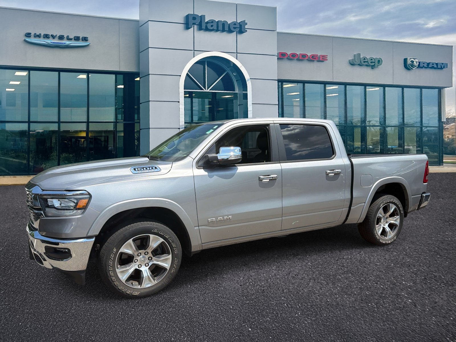 Used 2022 RAM 1500 Laramie w/ Trailer Tow Group AWD/4WD image 4