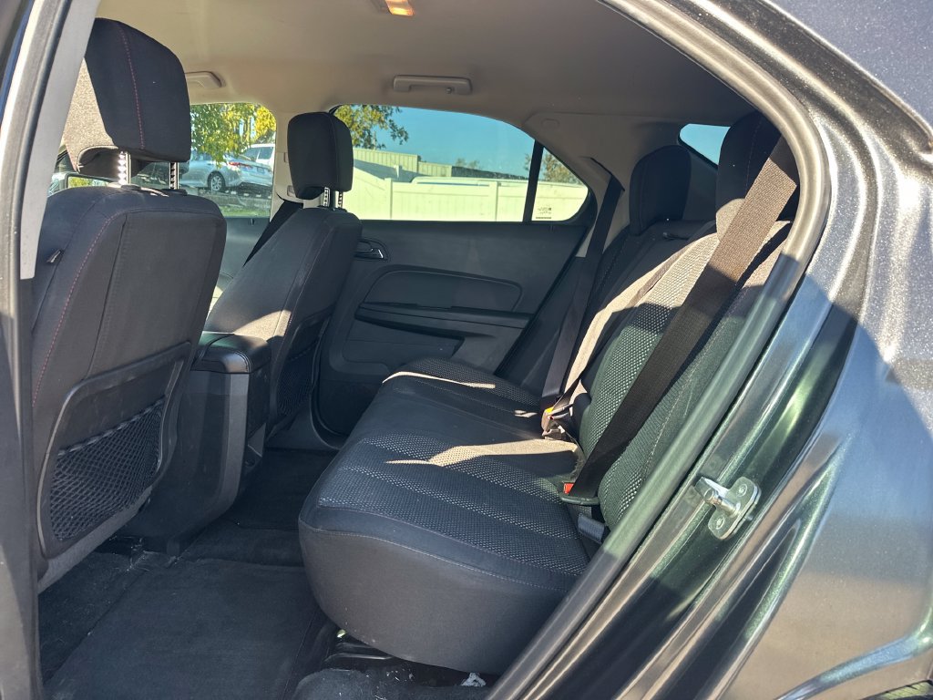 Used 2017 Chevrolet Equinox LS AWD/4WD image 18