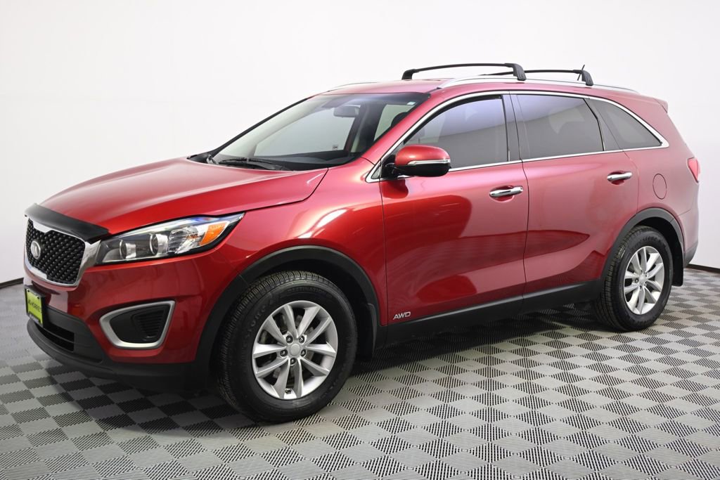 Used 2017 Kia Sorento LX image 2
