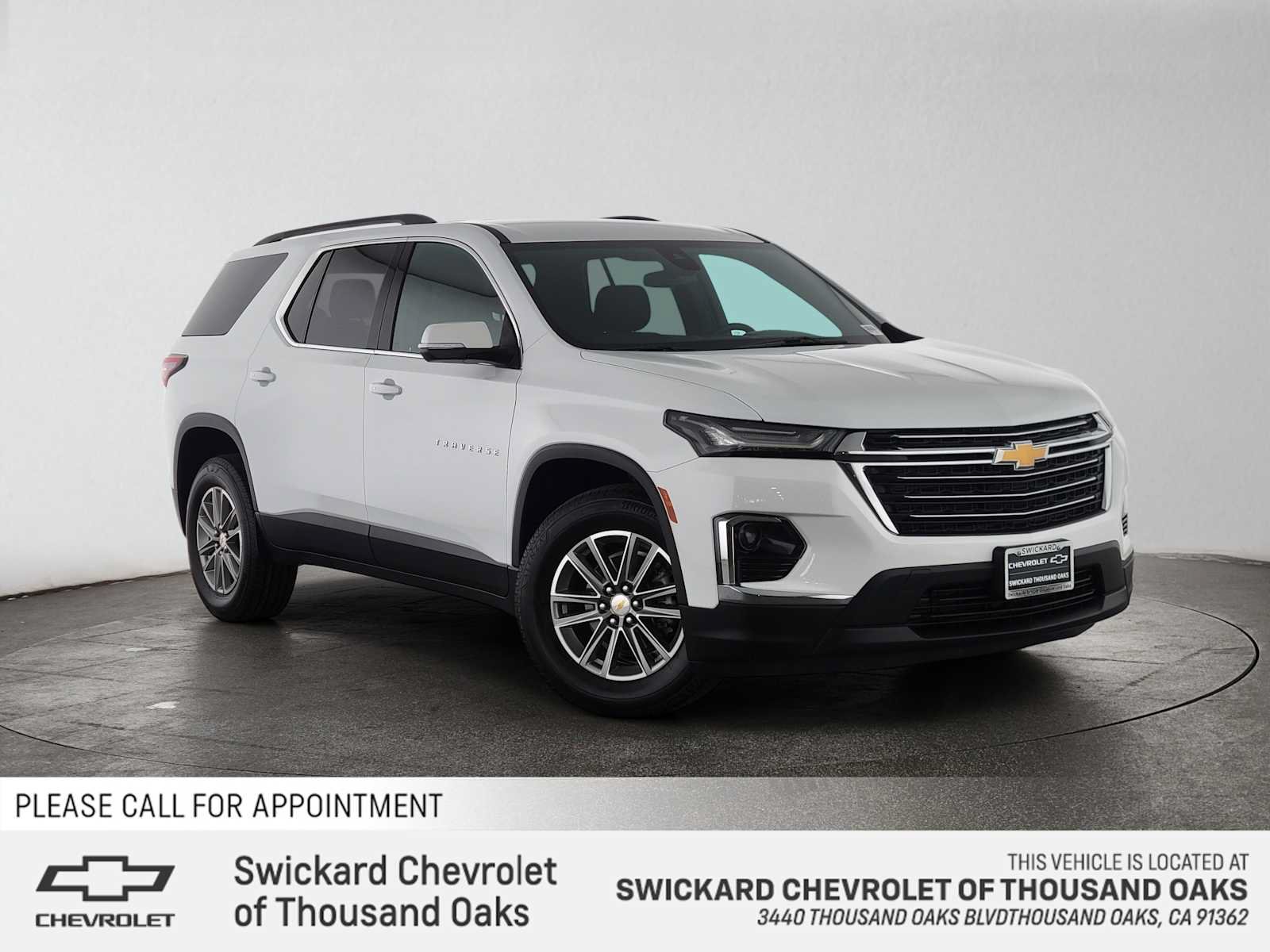 Used 2023 Chevrolet Traverse LT FWD image 1