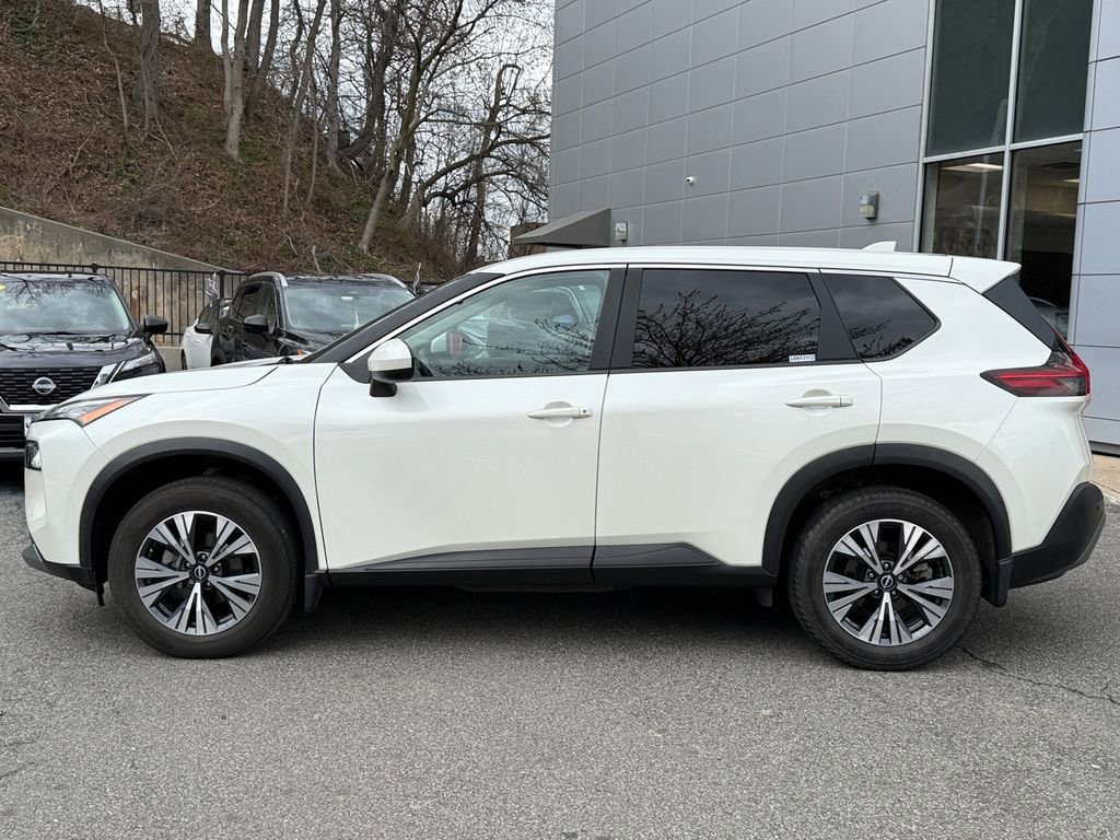 Used 2023 Nissan Rogue SV AWD/4WD image 3
