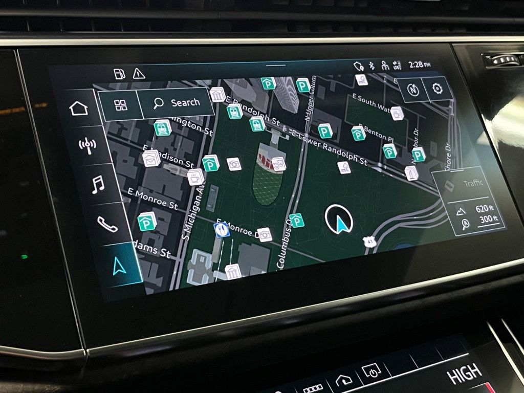 Used 2023 Audi Q8 Premium image 27