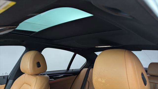 Used 2018 BMW 540i w/ Premium Package image 26