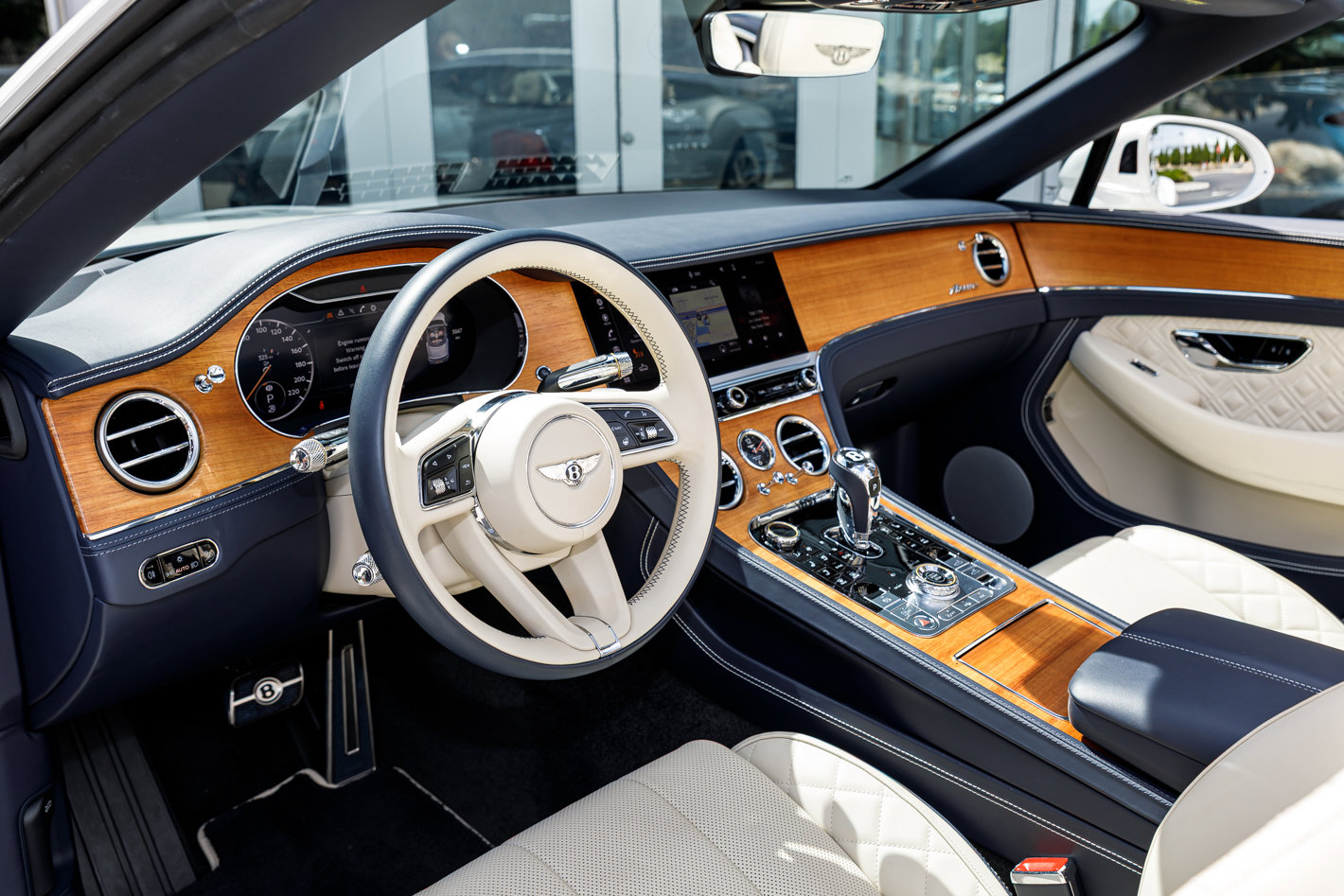 Used 2023 Bentley Continental GT Azure image 28