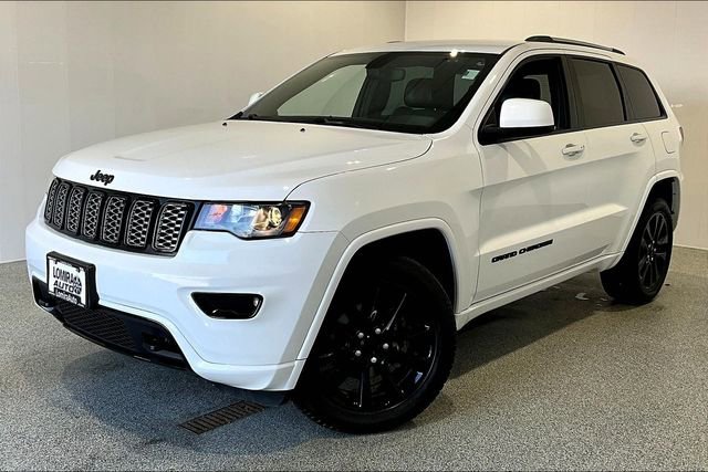 Used 2019 Jeep Grand Cherokee Altitude image 3