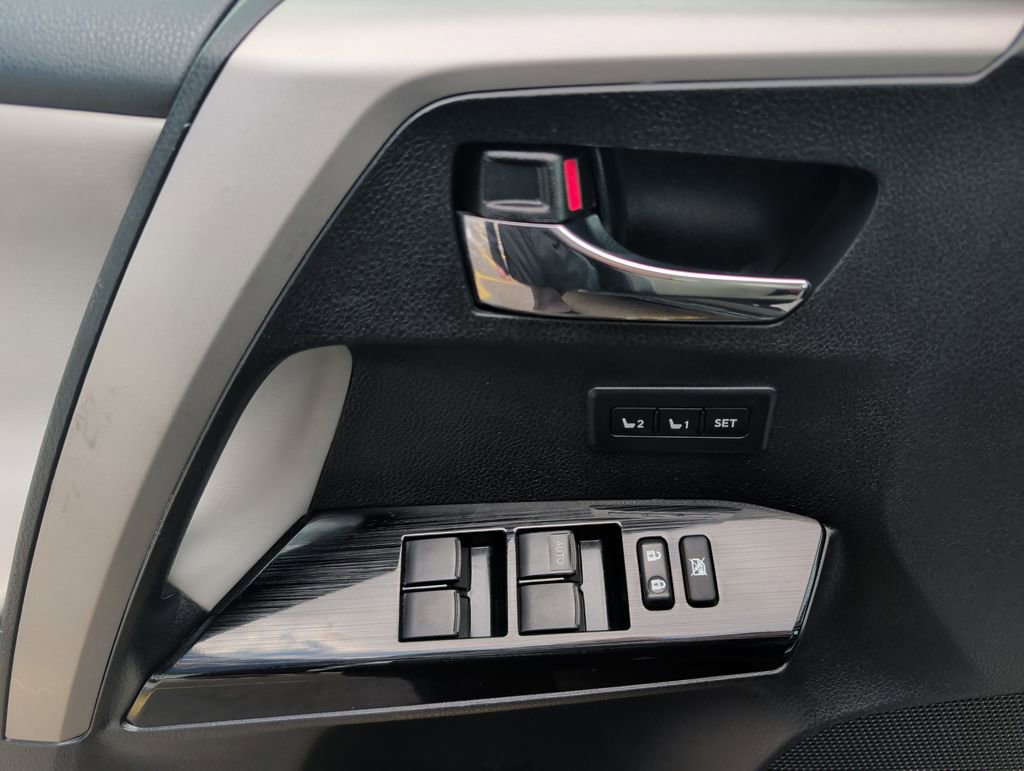 Used 2018 Toyota RAV4 Limited w/ All Weather Liner Package image 10