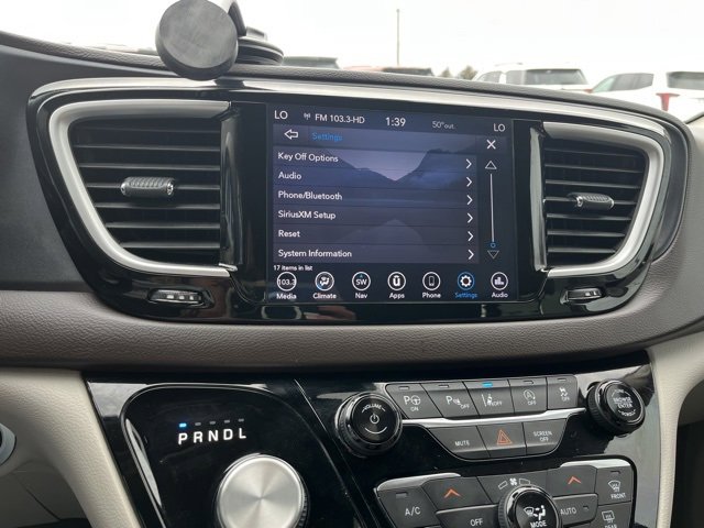 Used 2020 Chrysler Pacifica Touring w/ Advanced Safetytec Group image 48