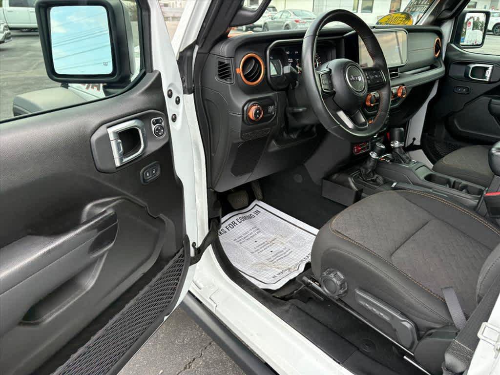 Used 2024 Jeep Gladiator Mojave w/ Technology Group AWD/4WD image 20