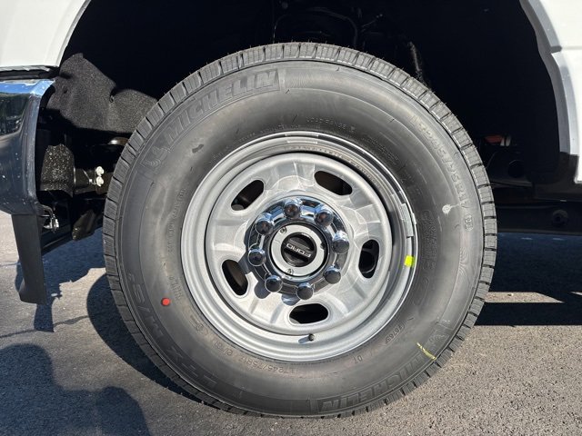 New 2026 Ford F350 XL w/ XL Chrome Package image 9