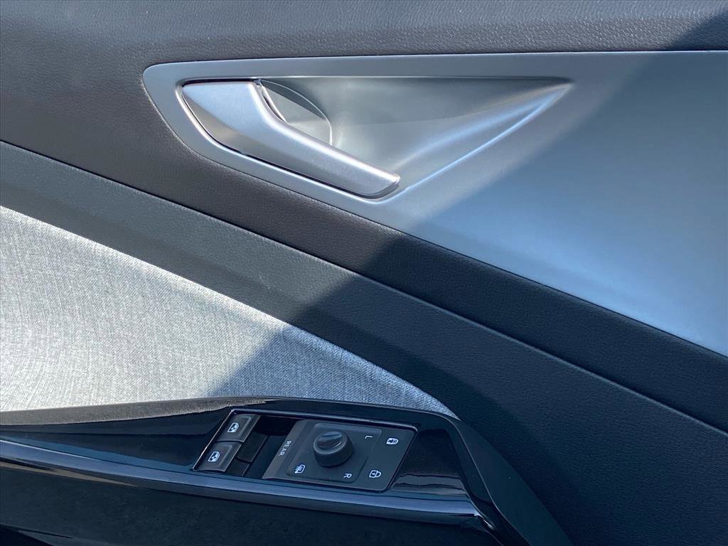 Certified 2024 Volkswagen ID.4 2WD image 17