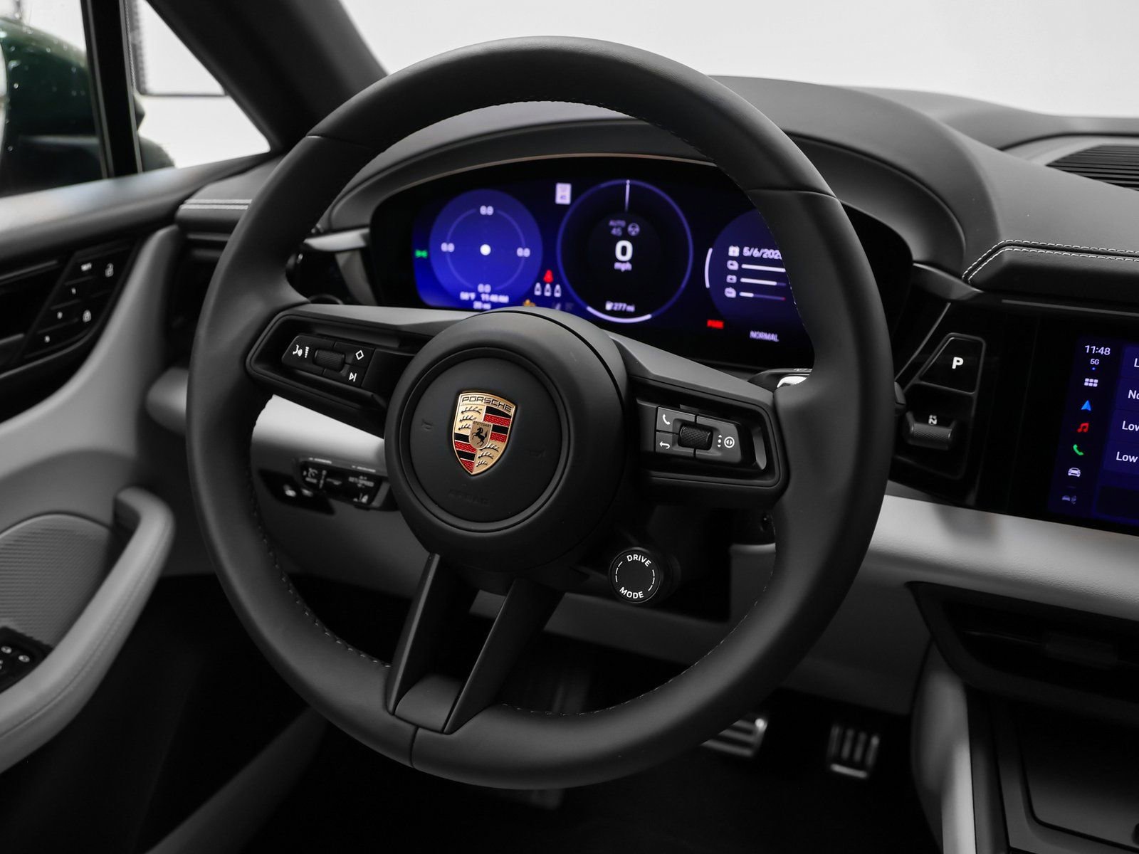 New 2025 Porsche Macan 4S Electric image 32