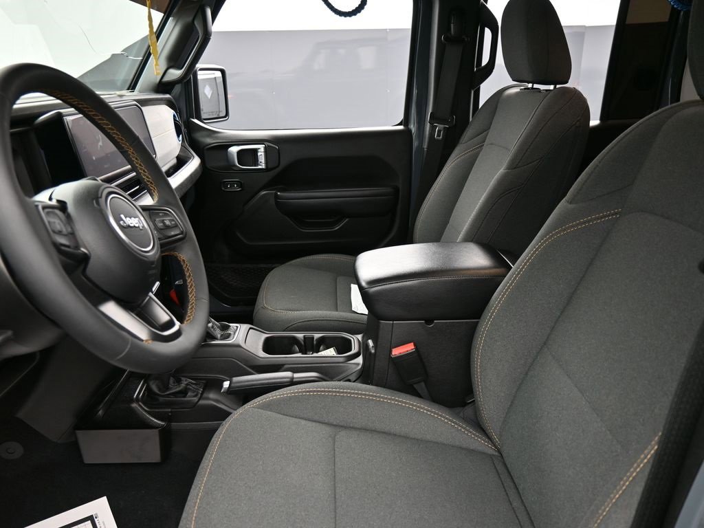 Used 2024 Jeep Wrangler Unlimited w/ Convenience Group image 11