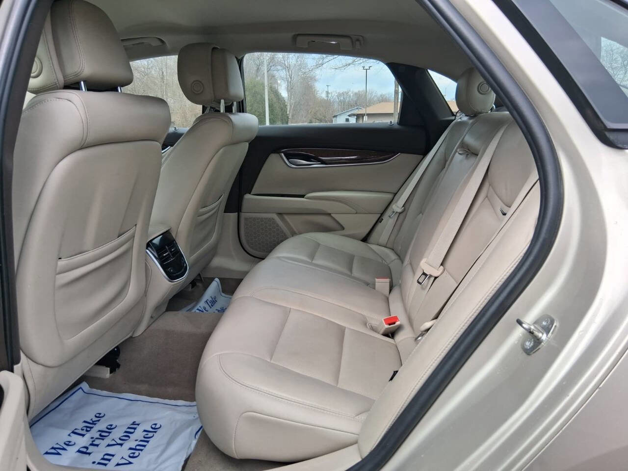 Used 2013 Cadillac XTS Luxury image 7