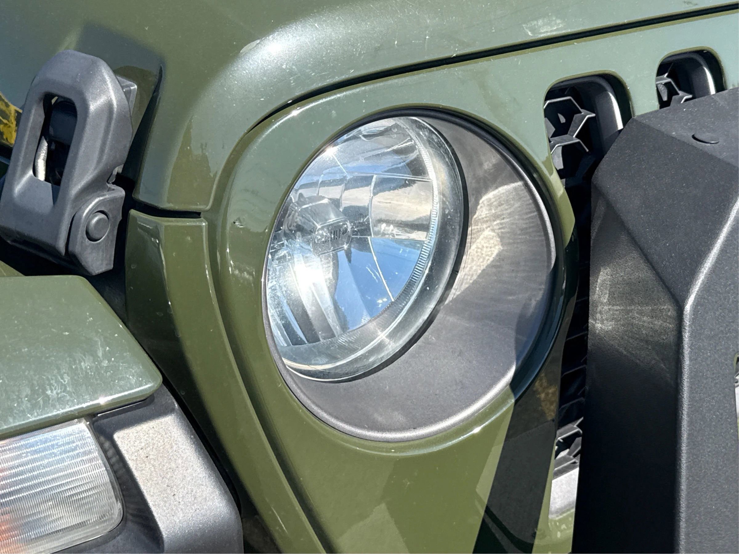 Used 2022 Jeep Gladiator Mojave w/ Cold Weather Group image 27