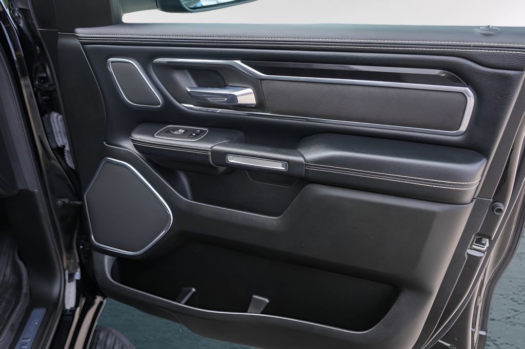 Used 2022 RAM 1500 Laramie AWD/4WD image 32