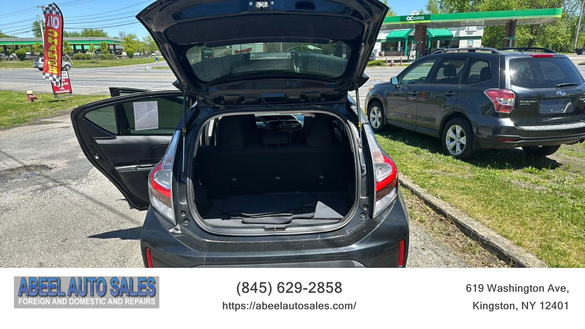 Used 2018 Toyota Prius C One w/ Carpet Mat Package image 16