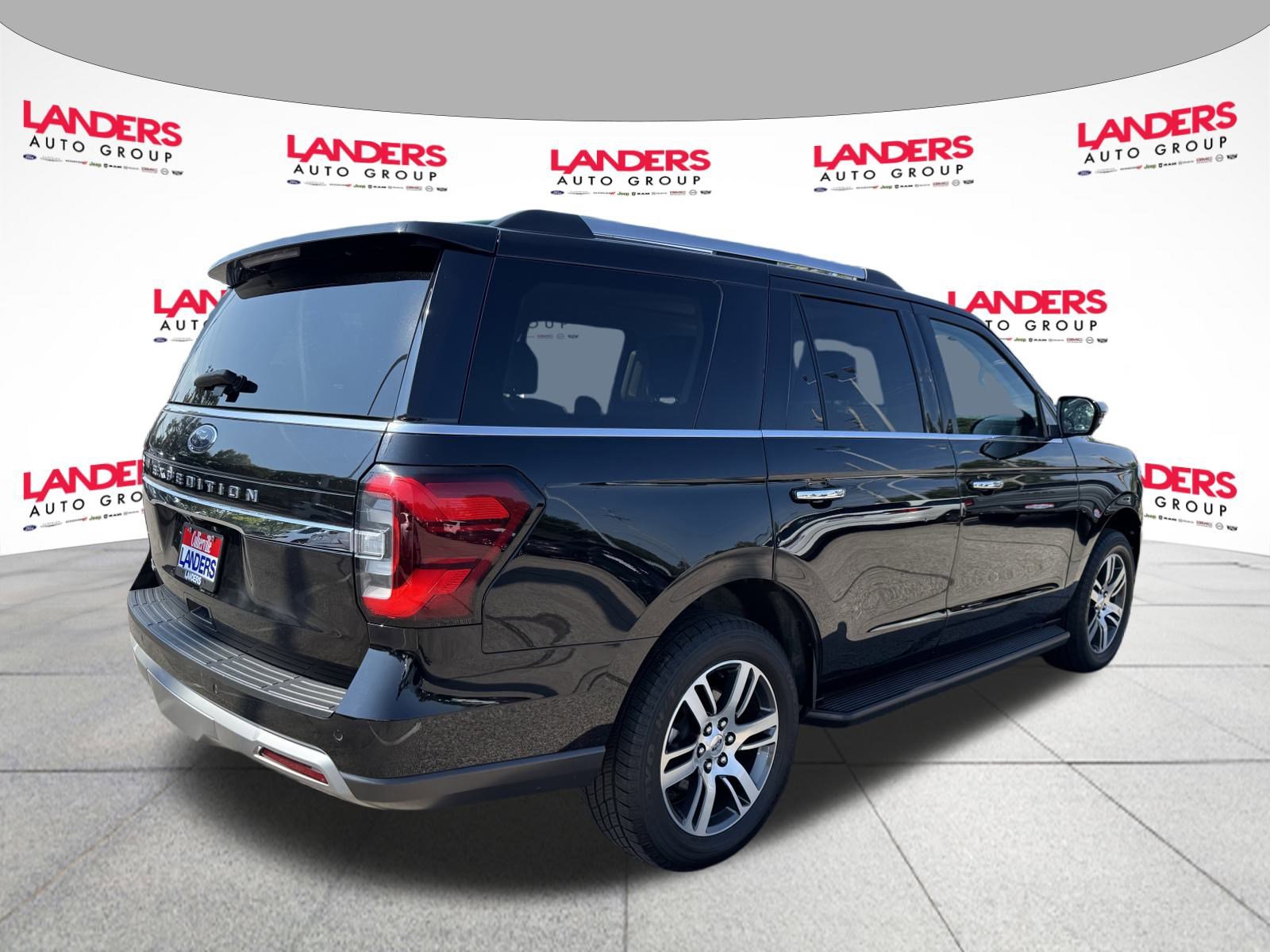 Certified 2024 Ford Expedition Limited image 3