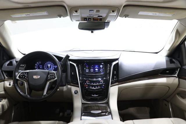 Used 2020 Cadillac Escalade Luxury w/ LPO, Radiant Package AWD/4WD image 14