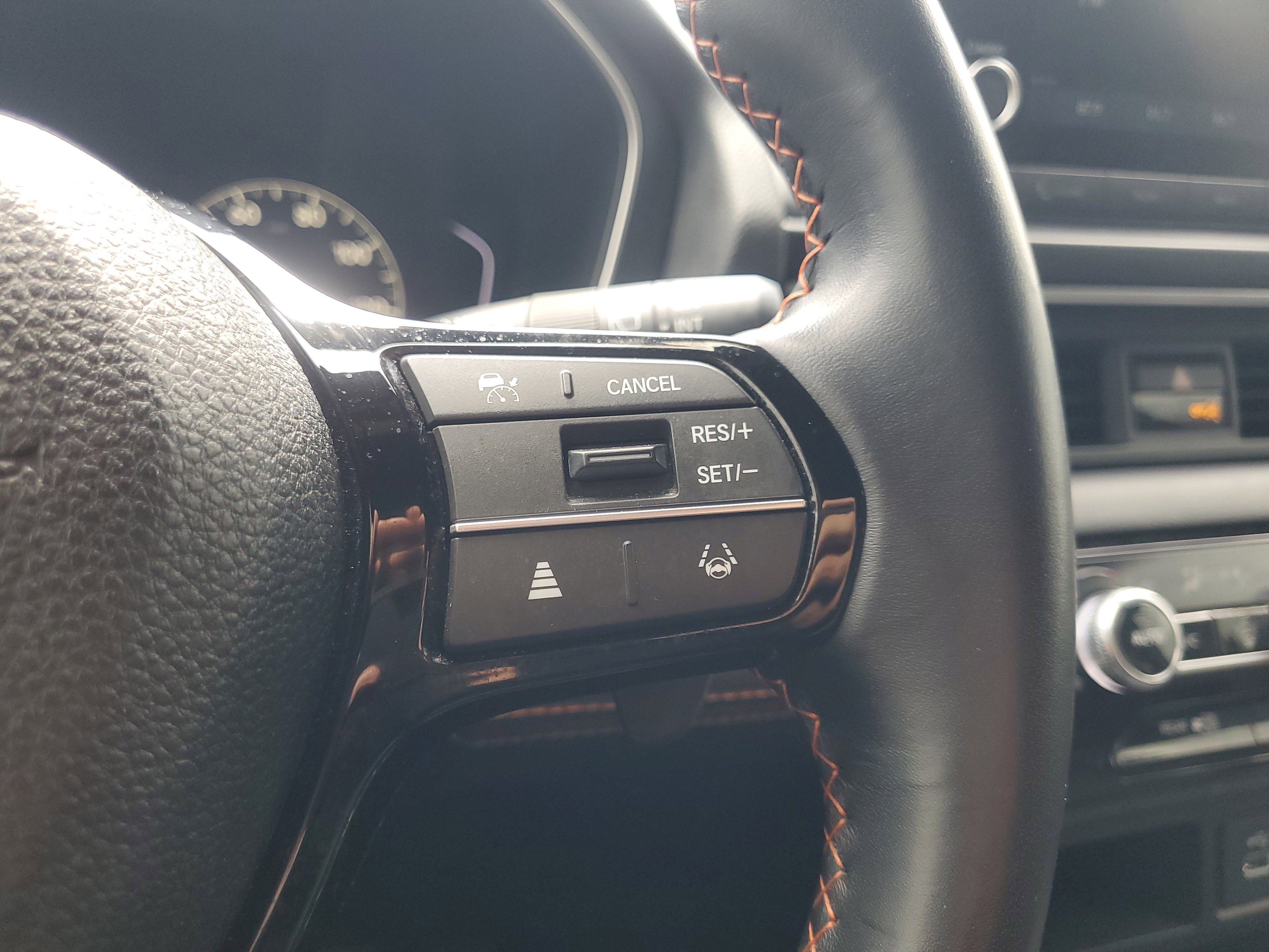 Used 2025 Honda Pilot Sport image 23