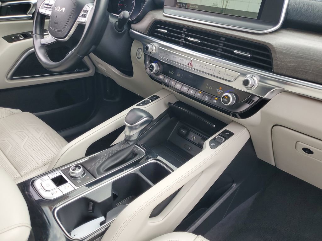 Used 2022 Kia Telluride SX w/ SX Prestige Package image 36