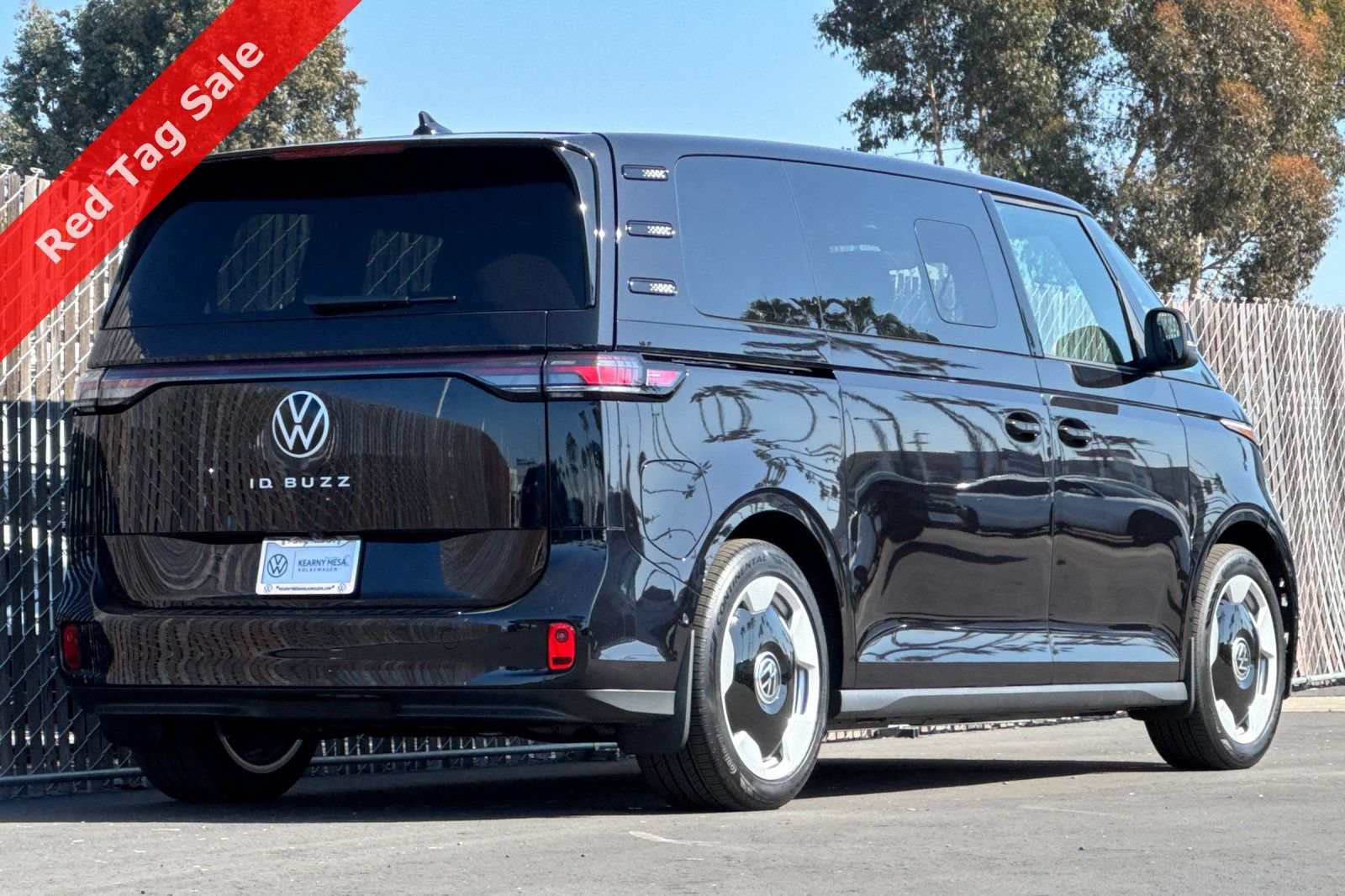 New 2025 Volkswagen ID. Buzz Pro S Plus RWD image 5