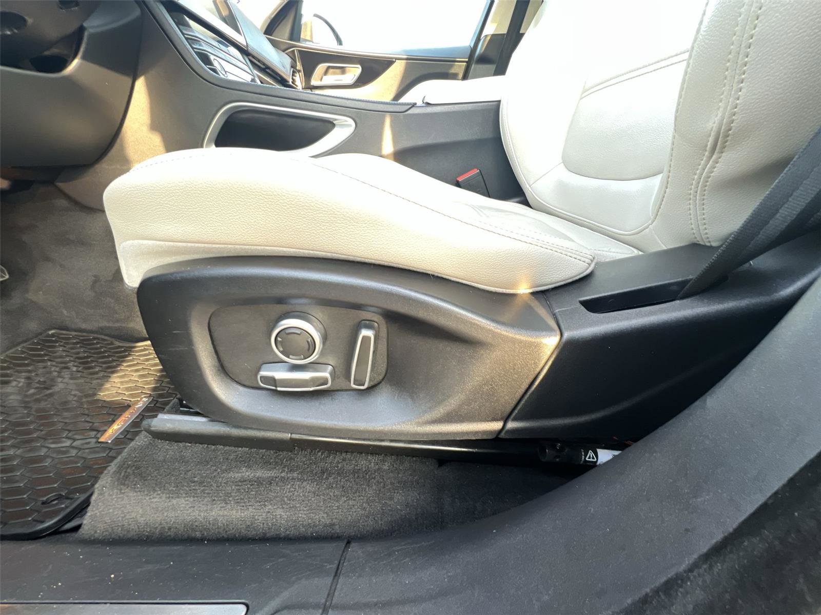 Used 2020 Jaguar F-PACE Prestige image 11