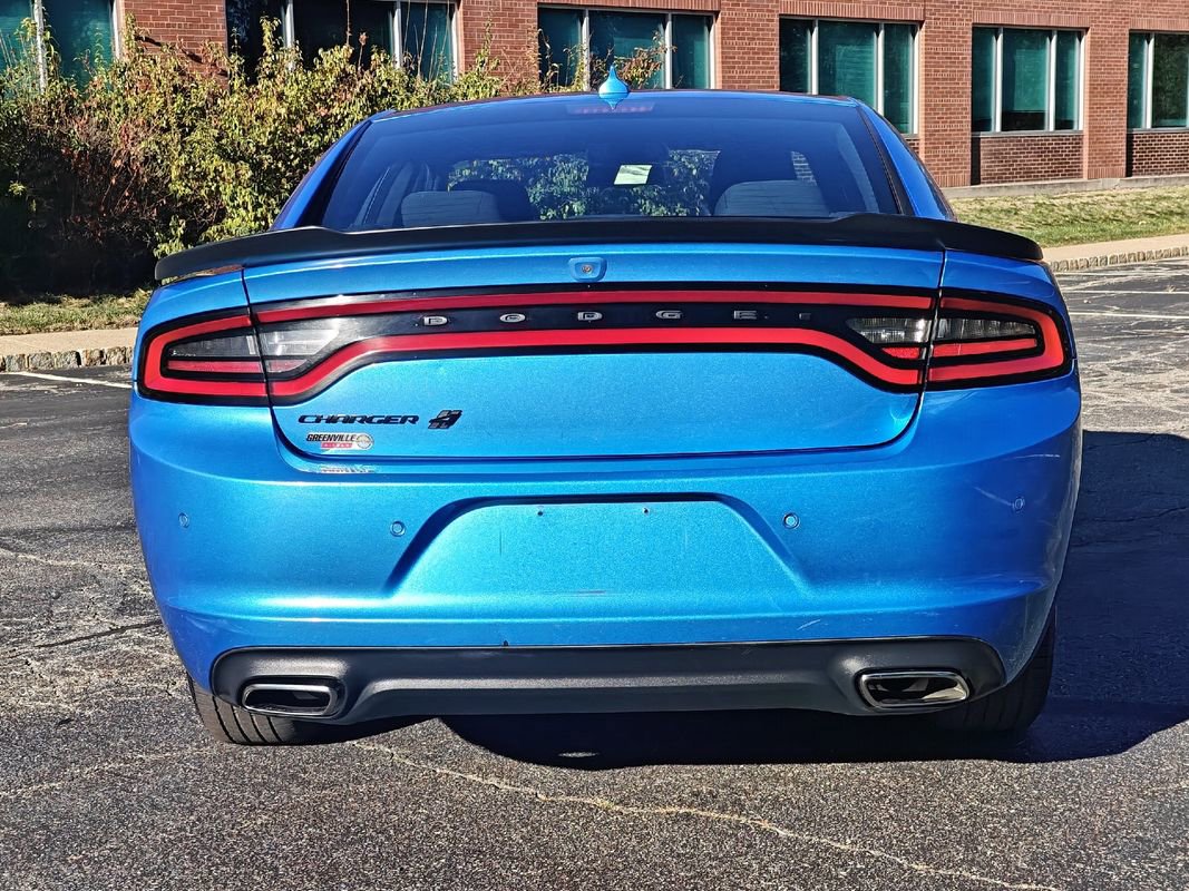 Used 2023 Dodge Charger SXT w/ Blacktop Package image 9