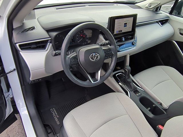 Certified 2023 Toyota Corolla Cross LE w/ Moonroof Package image 9