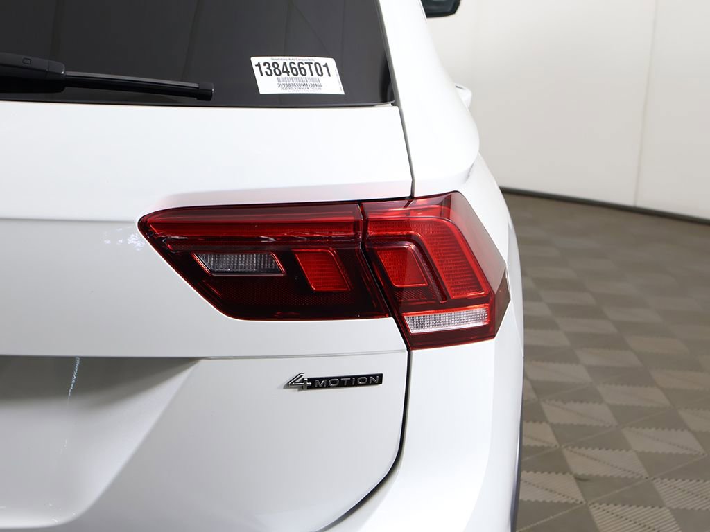 Used 2022 Volkswagen Tiguan SE R-Line image 17